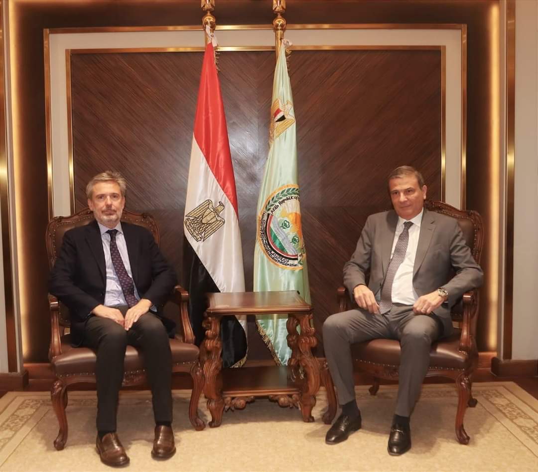 وزير الزراعة والسفير الإيطالى يبحثان التعاون فى التصنيع الزراعى والتقاوى والبذور وتبادل السلع والاستزراع السمكى