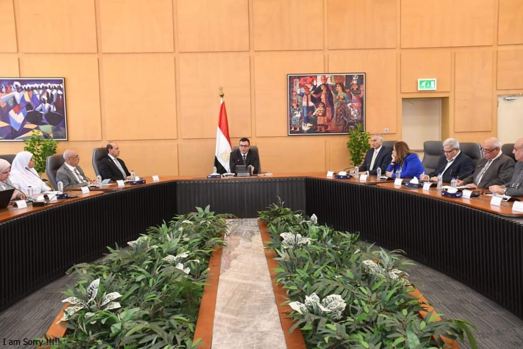 وزير الإسكان يتابع استعداد جميع الجهات والهيئات للتحضير والمشاركة بالمنتدى الحضرى العالمى