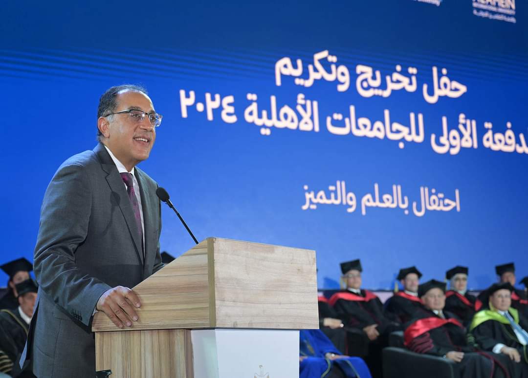 مدبولى :  الرئيس صاحب الفضل كله فى إنشاء الجامعات الأهلية بأسرع وقت وبأعلى جودة ممكنة