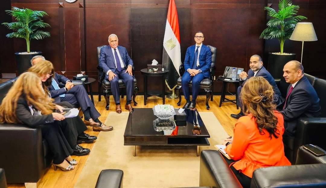 وزير الإستثمار : تيسير إجراءات الاستيراد والتصدير لزيادة معدلات التبادل التجارى مع مختلف دول العالم 