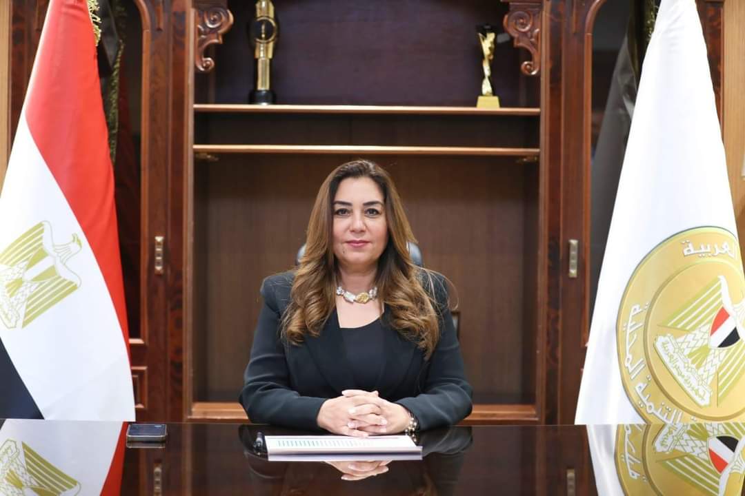 وزيرة التنمية المحلية تنسق مع الوزارات المعنية و محافظ الشرقية لمتابعة حادث تصادم قطارى 