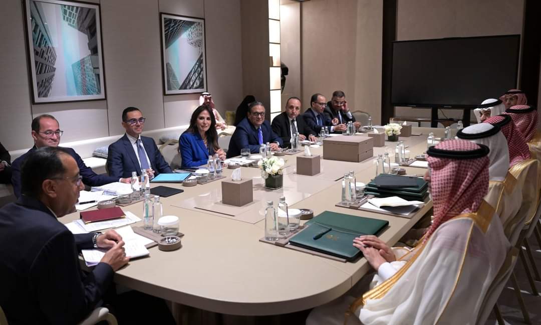 مدبولى خلال لقائه وزير المالية السعودى : نتطلع لعقد المزيد من الشراكات الاستثمارية مع السعودية