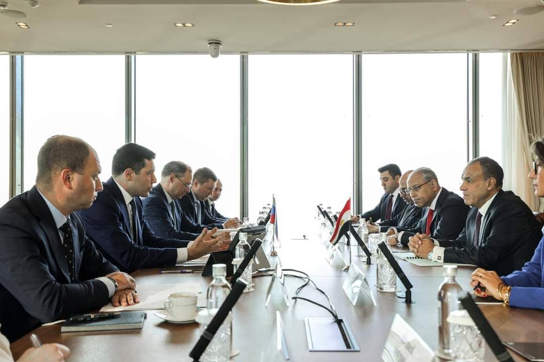 وزير الخارجية يجتمع مع وزير الصناعة والتجارة الروسى