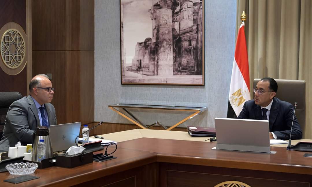 رئيس الوزراء يبحث مع رئيس هيئة الرقابة المالية تعزيز دور القطاع المالى غير المصرفى فى الاقتصاد القومى 