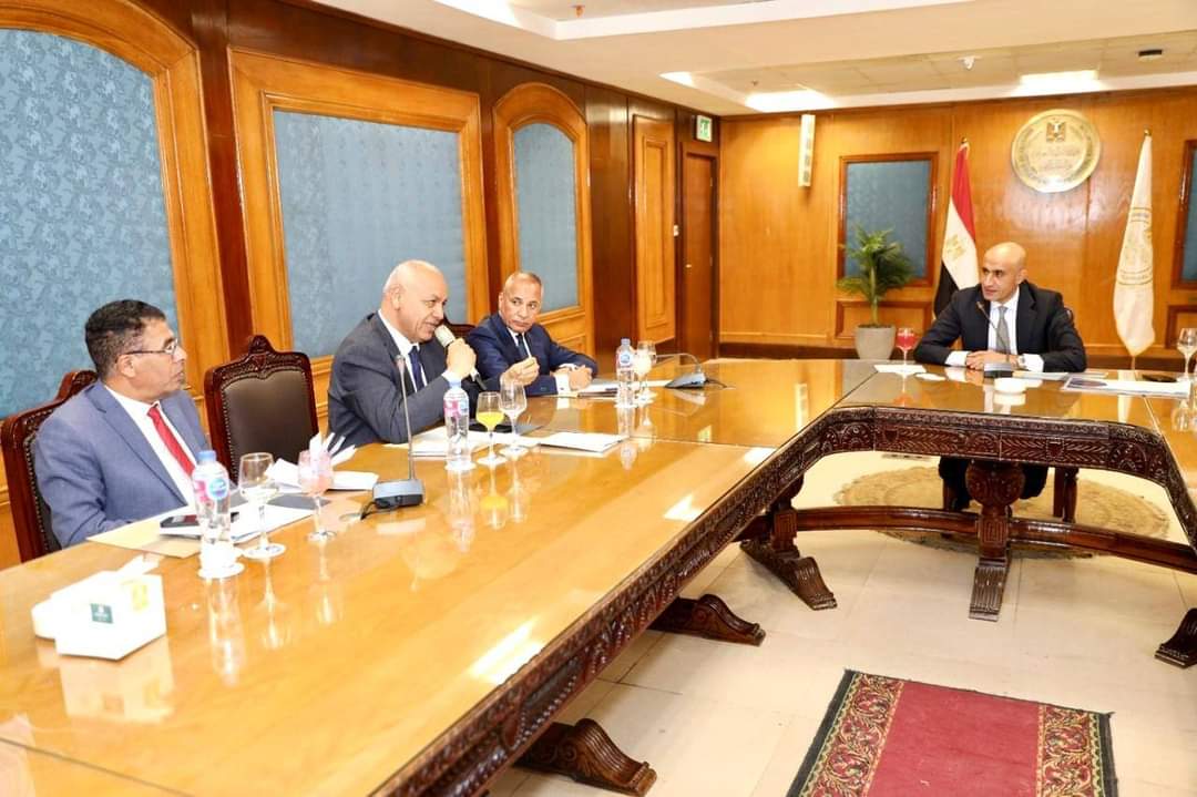 عبد اللطيف : كثافة الفصول أقل من 50 طالبا على مستوى 90 % من المدارس