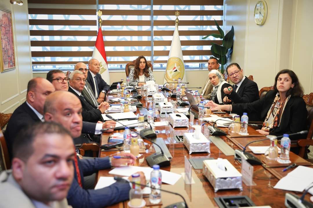 وزيرة التنمية المحلية تستعرض مع محافظ القاهرة مقترح تطوير شوارع الجوهري ويوسف نجيب والعسيلي بالعتبة