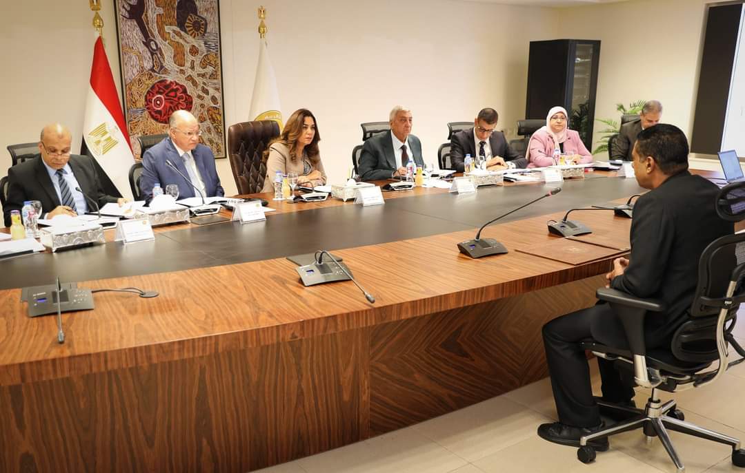 وزيرة التنمية المحلية تترأس لجنة اختيار المتقدمين على بعض الوظائف القيادية