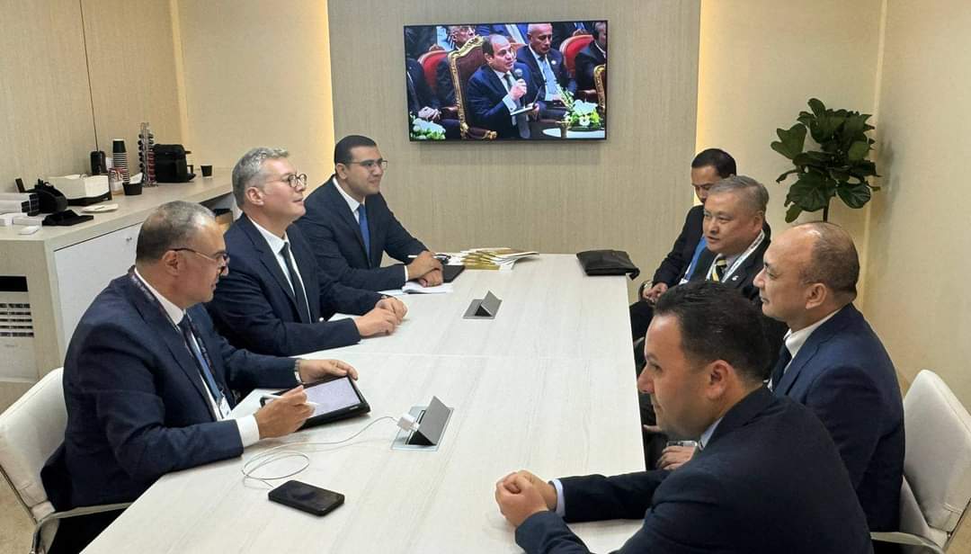 وزير البترول يبحث مع الرئيس التنفيذى لمجموعة بتروناس الماليزية خططها الاستثمارية بمصر