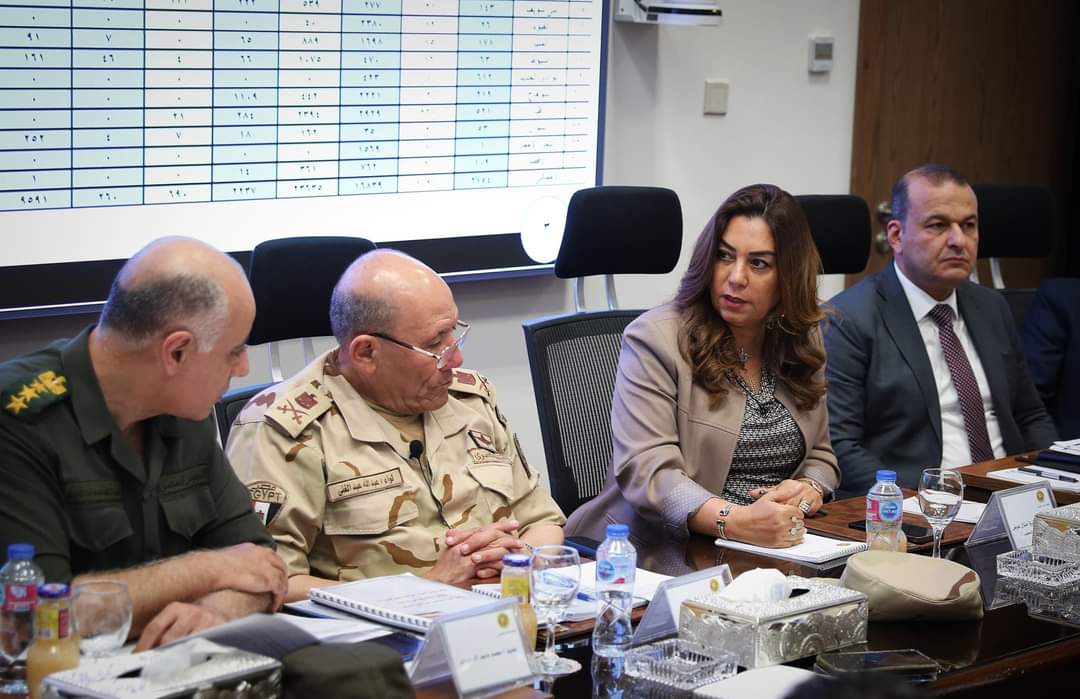 وزيرة التنمية المحلية تتابع مع نواب المحافظين وسكرتيرى عموم المحافظات مستجدات ملفات تقنين أراضى أملاك الدولة و التصالح على مخلفات البناء