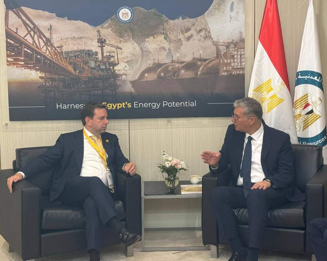 وزير البترول يلتقى نائب الرئيس التنفيذى للغاز الطبيعى المسال بشركة شل 