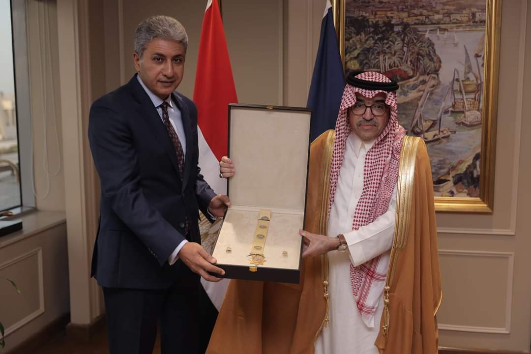 شريف فتحى : تعزيز التعاون مع المنظمة العربية للسياحة 