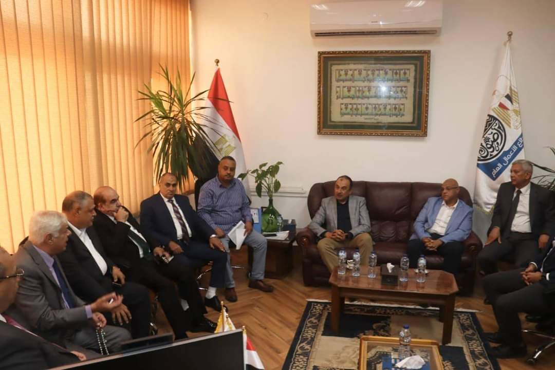 شيمي : التواصل الفعال والتنسيق المستمر مع نواب البرلمان والرد على استفساراتهم