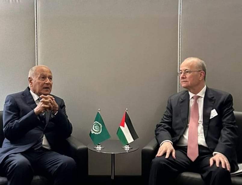 أبو الغيط يستعرض مع وزير خارجية فلسطين تطورات الوضع الخطير فى قطاع غزة والضفة الغربية