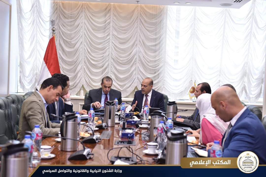 وزير الشئون النيابية : الدولة حريصة على خروج قانون العمل بصورة متوازنة