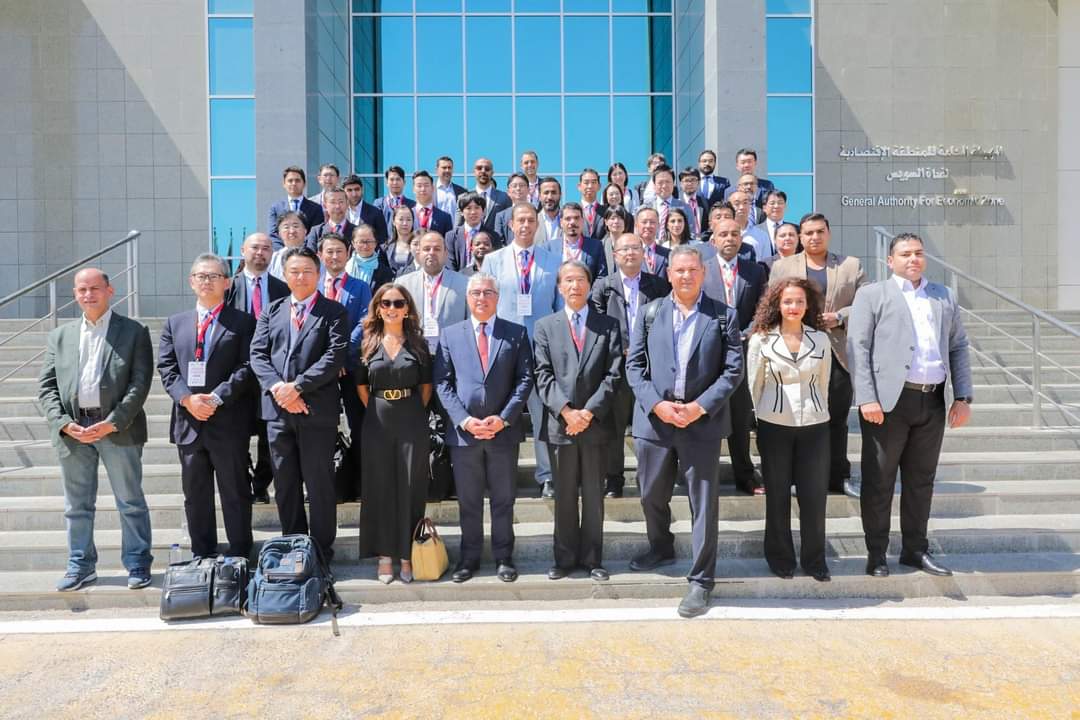 رئيس اقتصادية قناة السويس يستقبل وفد جيترو اليابانية وممثلى كبريات شركات الهيدروجين الأخضر بالسخنة