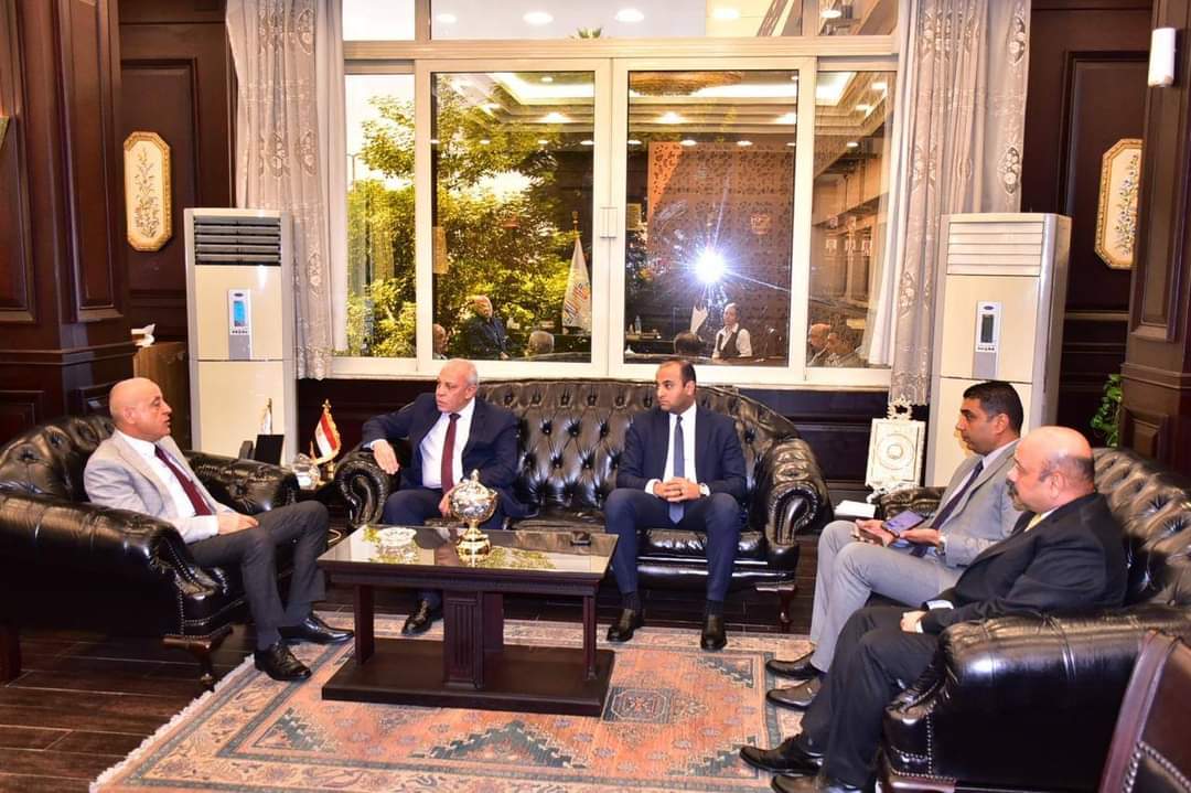 الأنتهاء من كراسات الشروط الخاصة بالمجمعات الصناعية بالأقصر لعرضها على المستثمرين