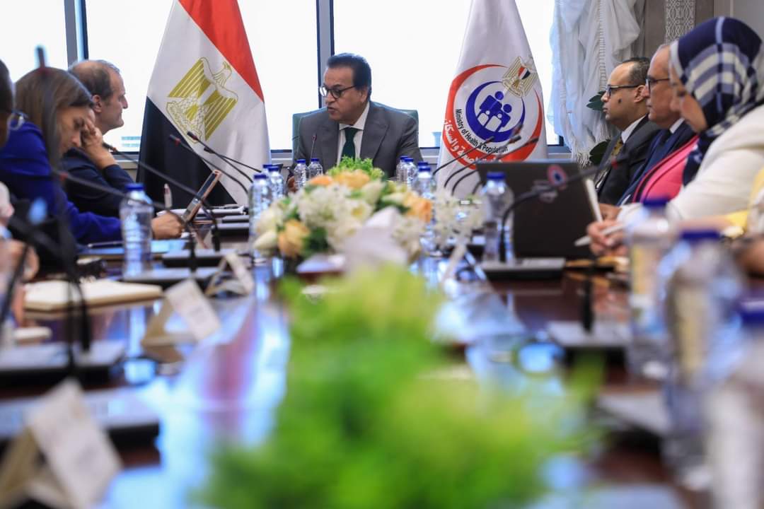 عبد الغفار يبحث مع وفد البنك الدولى التعاون فى لقطاع الصحى والتنمية البشرية