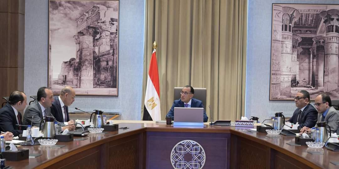 رئيس الوزراء يبحث مع وزير العمل إجراءات إعداد استراتيجية السلامة والصحة المهنية