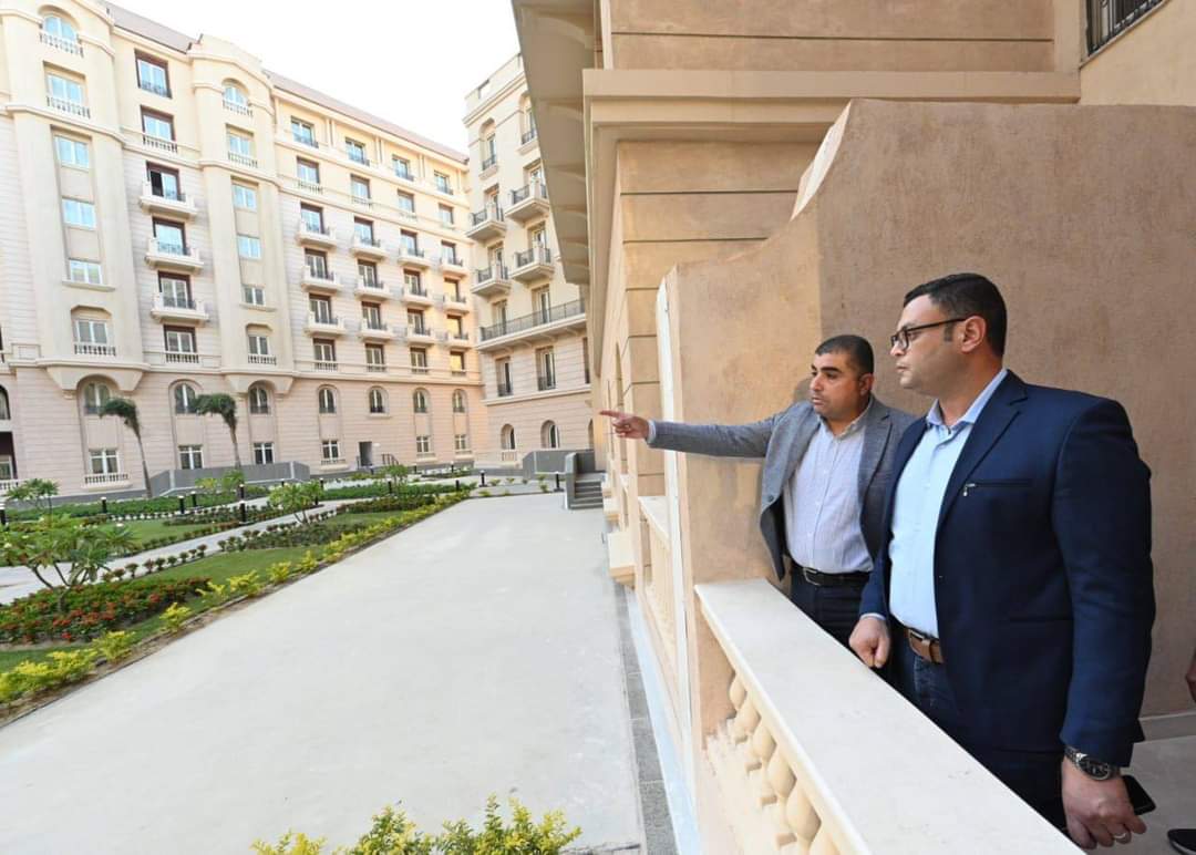 وزير الإسكان يتفقد أعمال التشطيبات بالحى السكنى الخامس "جاردن سيتى الجديدة".. بالعاصمة الإدارية
