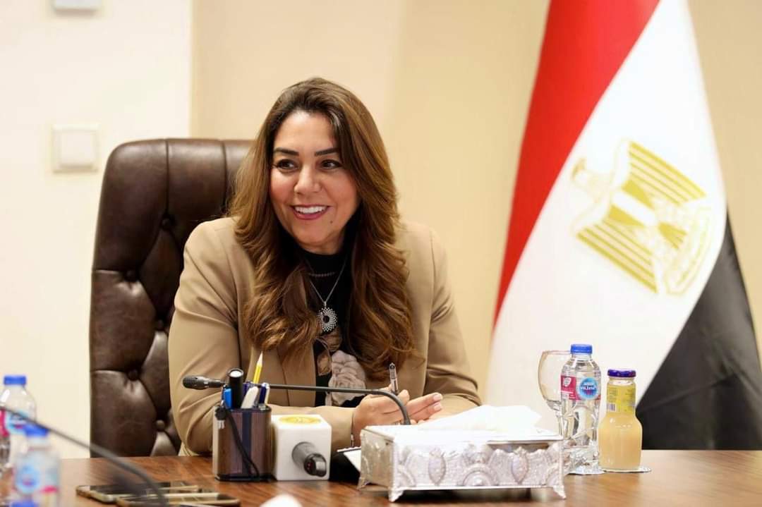 د.منال عوض : متابعة مستمرة من المحافظين لتطبيق التوجيهات الجديدة بمنظومة البناء والتيسير على المواطنين بالمراكز التكنولوجية
