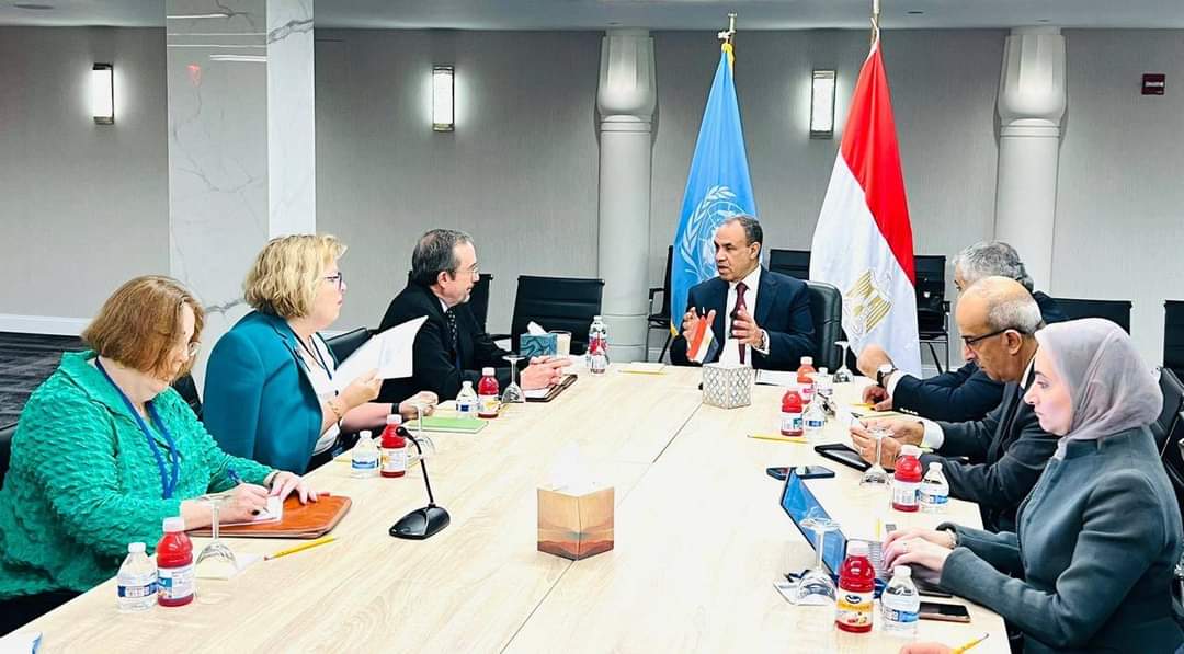 وزير الخارجية يبحث مع مسئول الخارجية الأمريكية التطورات الخطيرة بالشرق الأوسط
