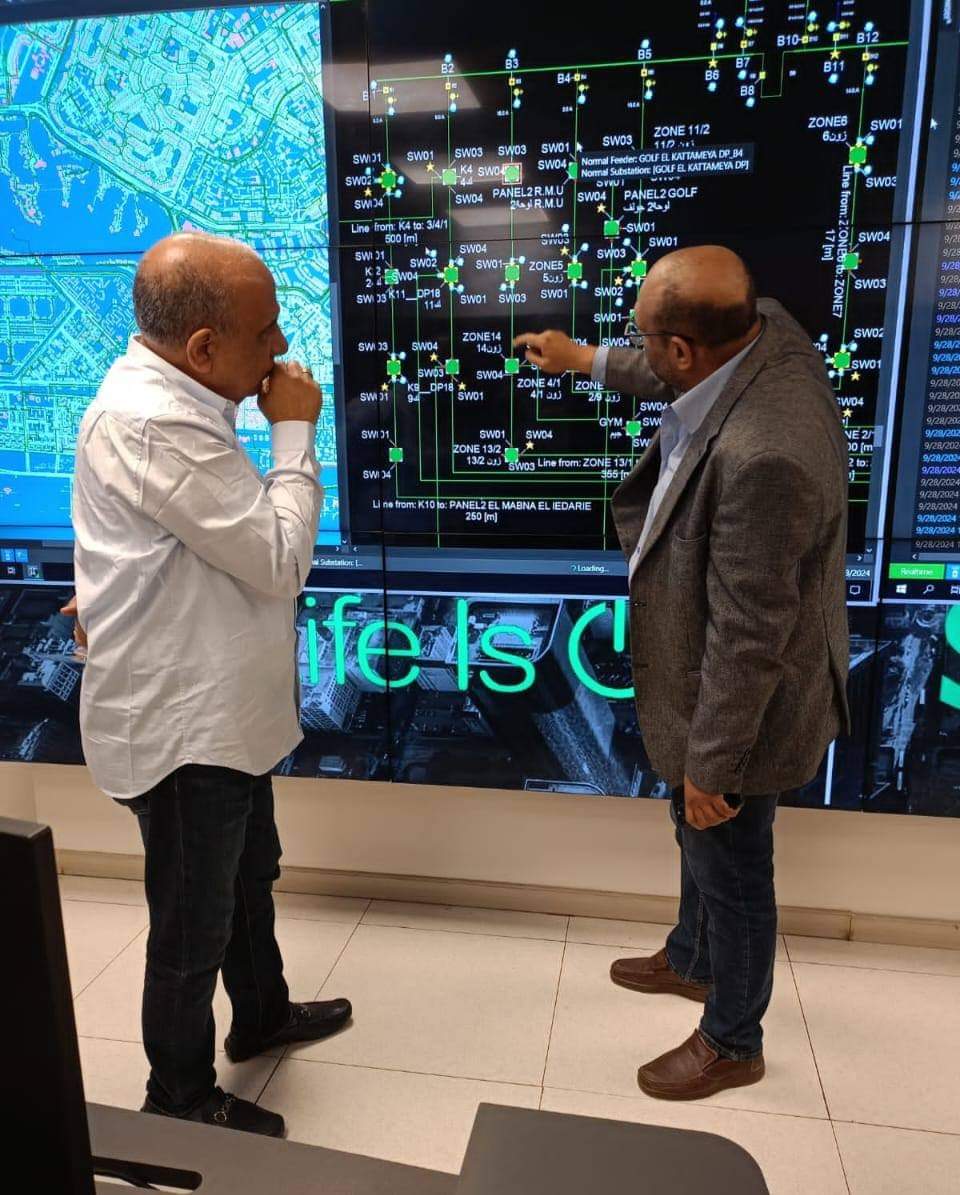 وزير الكهرباء : استمرار رفع معدلات الأداء وتحسين جودة الخدمات المقدمة للمشتركين والتصدى لسرقات التيار 