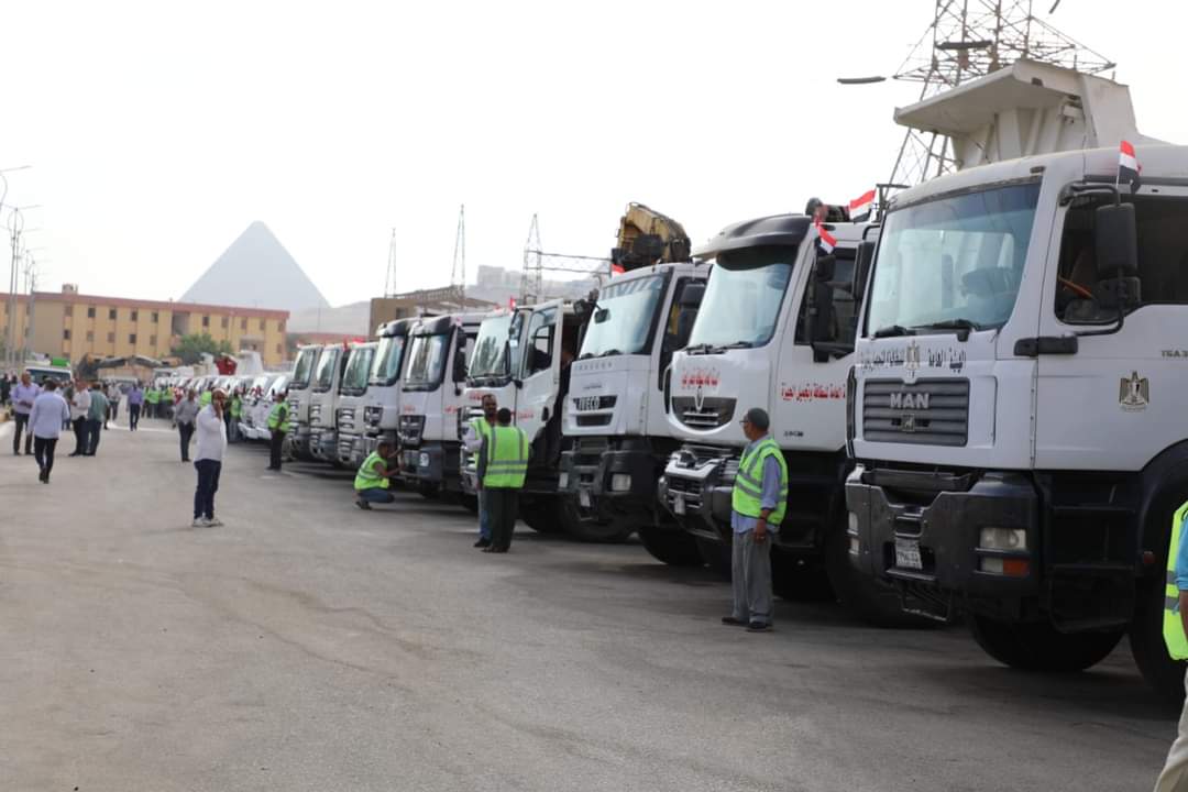 محافظ الجيزة: دعم منظومة النظافة بمعدات شفط جديدة و 500 صندوق قمامة بتكلفة 26 مليون جنيه
