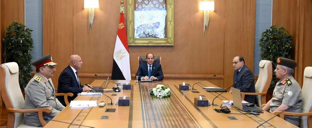 الرئيس يبحث مع لتوطين صناعة معدات ووسائل النقل محلياً