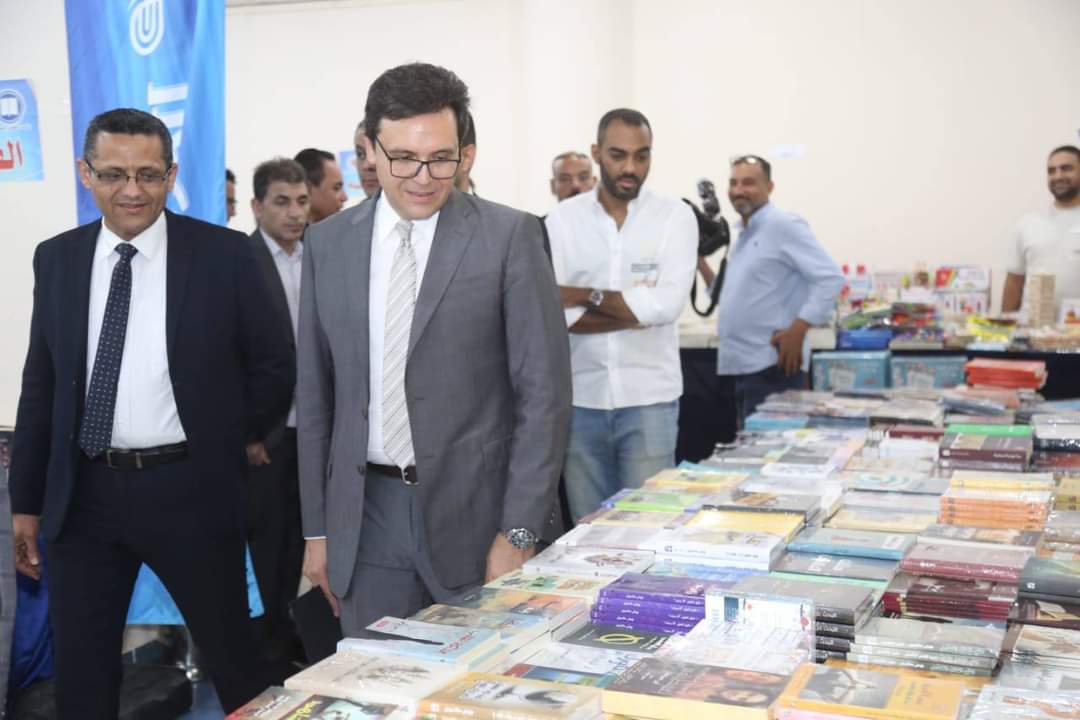 وزير الثقافة ونقيب الصحفيين يشهدان مناقشة ديوان "خيالي" للشاعر جمال بخيت