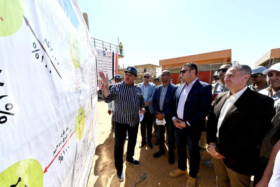 وزير الإسكان يتابع سير العمل بمحطة مياه خور أبو سبيرة.. ويتفقد تنفيذ محطة صرف صحى غرب أسوان 