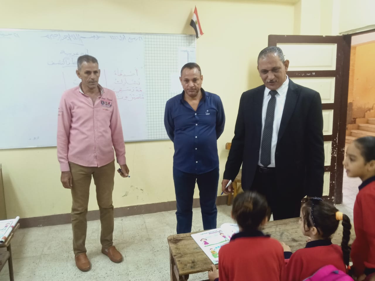 متابعة سير العملية التعليمية بالبحيرة .. وانتظام الطلاب بالمدارس