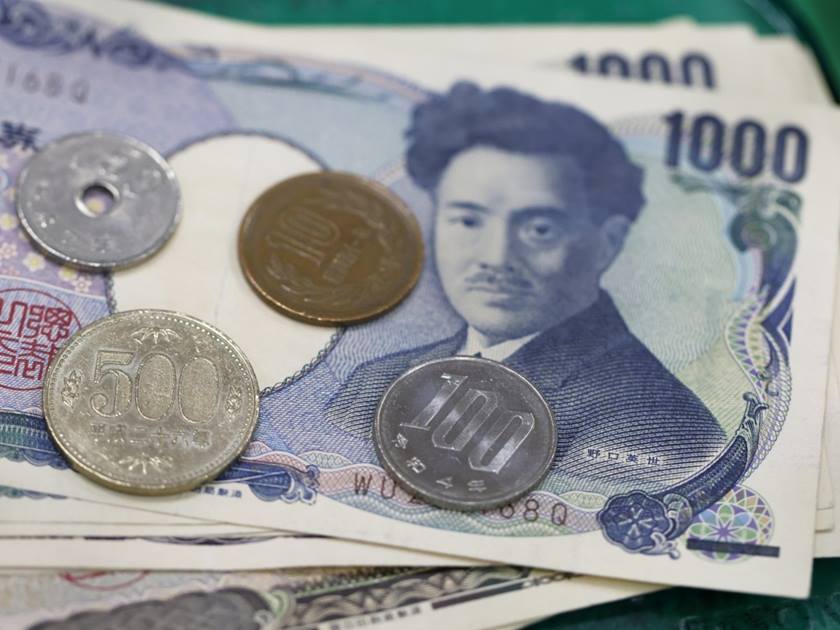استقرار الين الياباني .. والعملات المرتبطة بالسلع الأولية الموجهة للتصدير ترتفع إلى أعلى مستوياتها