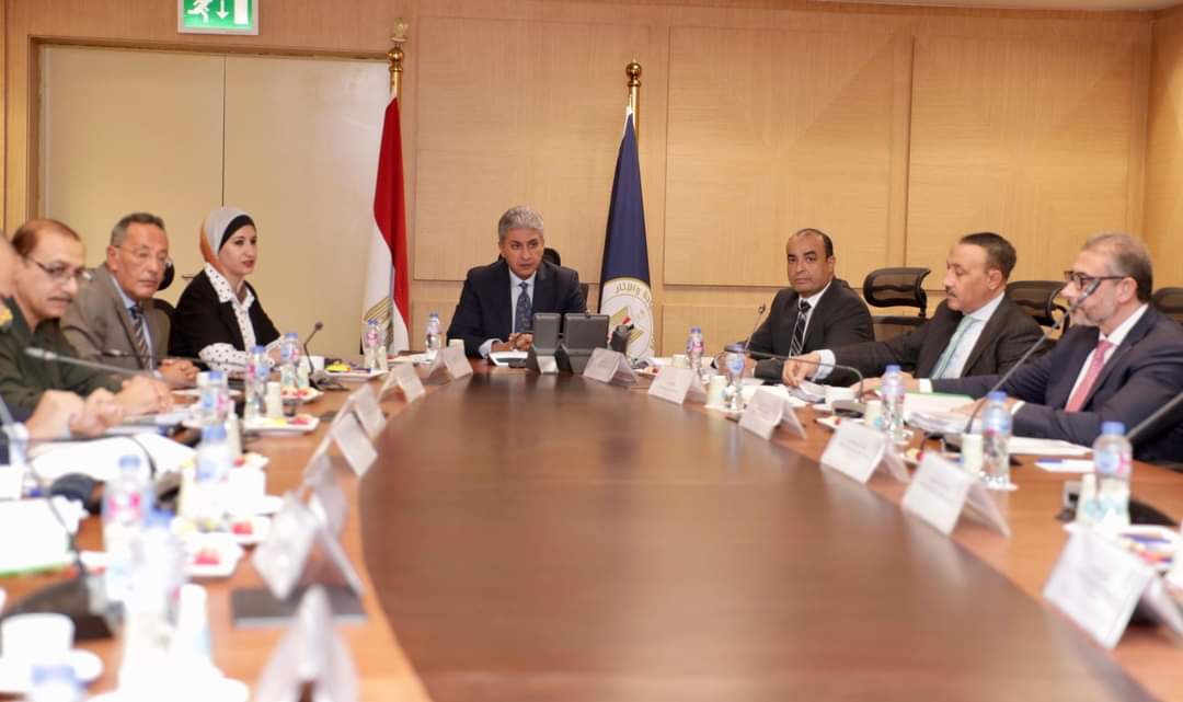 وزير السياحة  يترأس اجتماع مجلس إدارة الأعلى للآثار