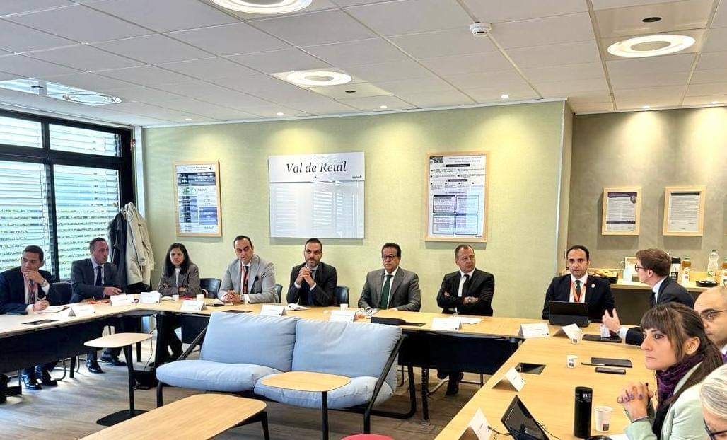 وزير الصحة يشارك في مائدة مستديرة حول استراتيجية الشراكة بين مصر وفرنسا في القطاع الصحى 