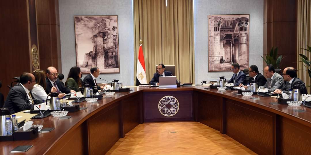 رئيس الوزراء يعقد اجتماعًا بشأن مُناقشة تنظيم مُؤتمر استثمارى "مصرى – بريطانى"