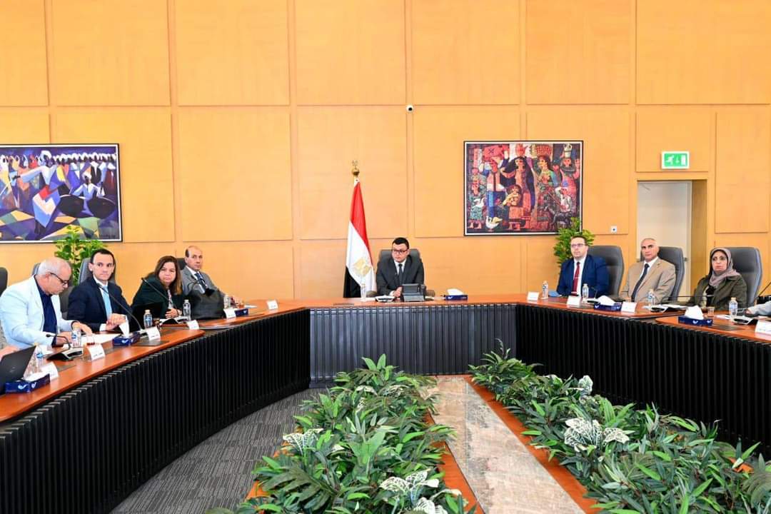 وزير الإسكان يتابع موقف تنفيذ وحدات المبادرة الرئاسية "سكن لكل المصريين" بعدد من المحافظات والمدن الجديدة