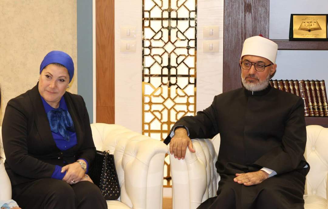مفتى الجمهورية يبحث مع وفد المجلس القومى للطفولة والأمومة تعزيز التعاون في قضايا الأسرة والطفل