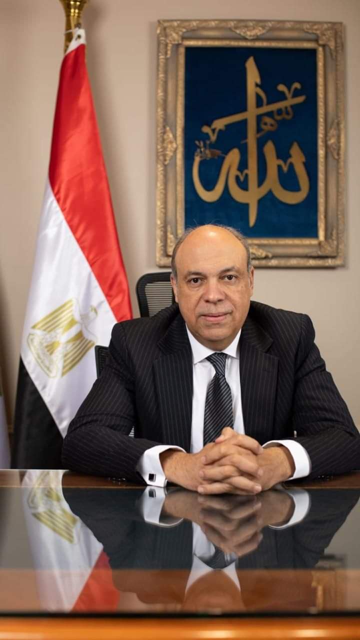وزير الطيران يؤكد على أهمية التحول الرقمى داخل منظومة العمل