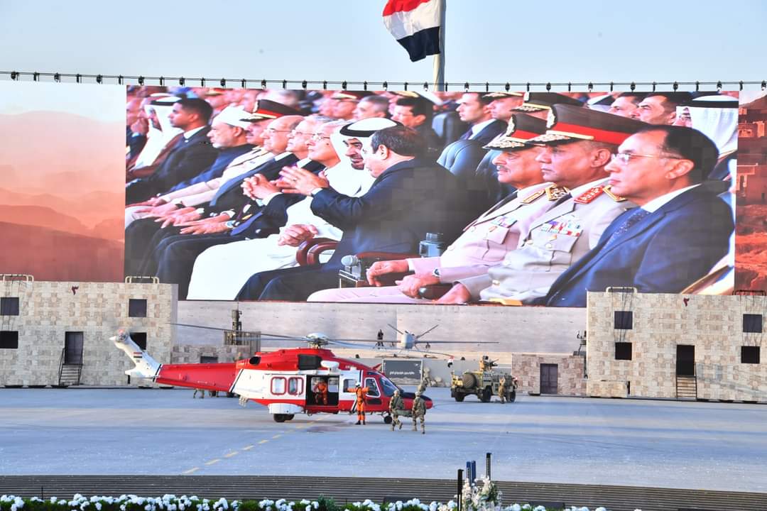 الرئيس يشهد حفل تخريج دفعة جديدة من الأكاديمية والكليات العسكرية 2024