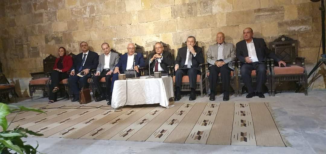 كتابه "مشاهد تنبض فى ذاكرة مثقوبة" منتج أدبى راق