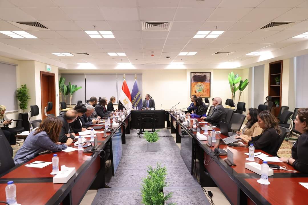 وزير الإتصالات يبحث مع البنك الدولى مشروعات التعاون المشترك فى تطوير البنية التحتية وبناء القدرات الرقمية 