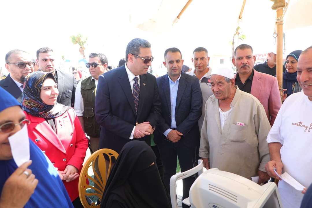 محافظ دمياط : توحيد الجهود لتقديم سُبل الدعم لكبار السن والأسر الأولى بالرعاية