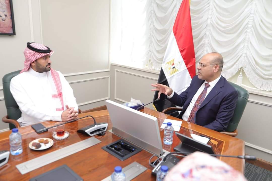 وزير العمل يلتقي وفد  فريق الفحص المهني السعودي