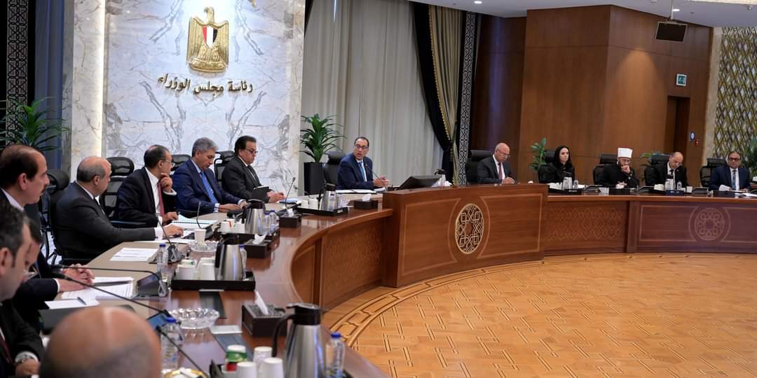 رئيس الوزراء يترأس اجتماع اللجنة العليا للحج..ووزير الخارجية يطالب بالتوسع فى برامج وتأشيرات الاقتصادى