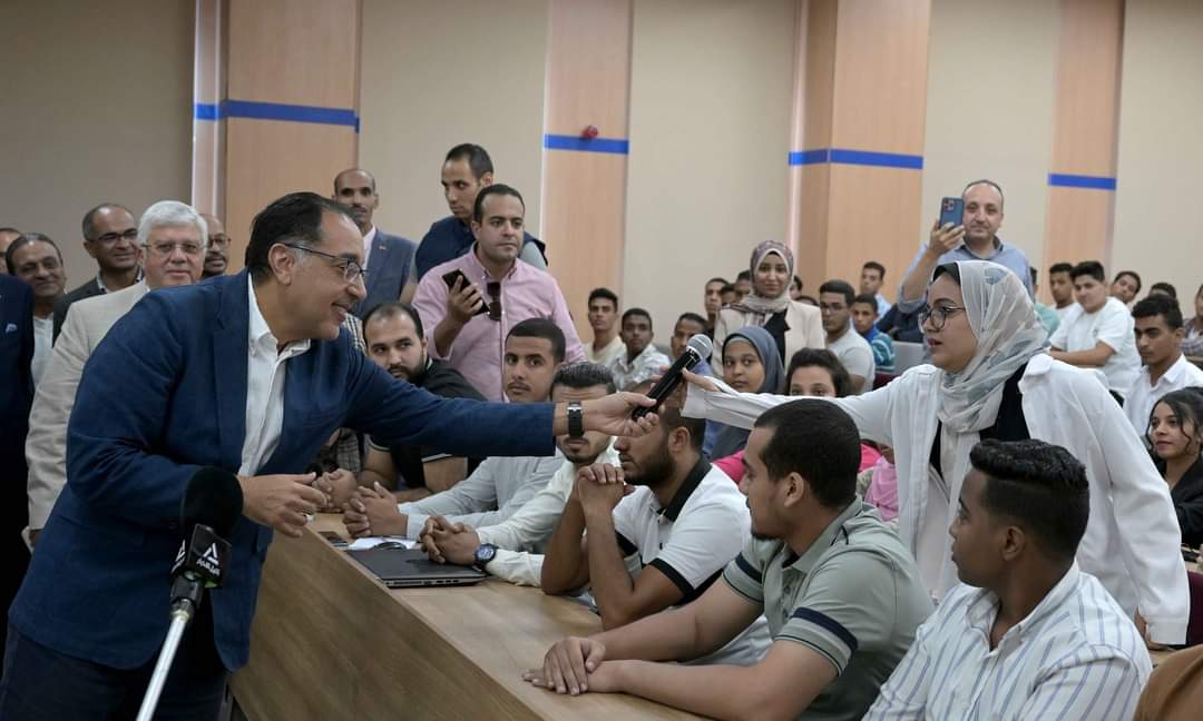 رئيس الوزراء يتفقد جامعة طيبة التكنولوجية