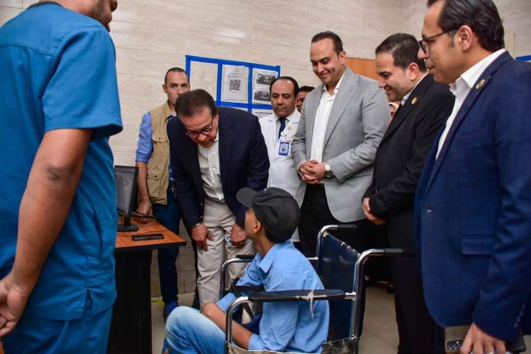  وزير الصحة يستطلع آراء مواطنى الأقصر عن مستوى خدمات التأمين الصحى الشام