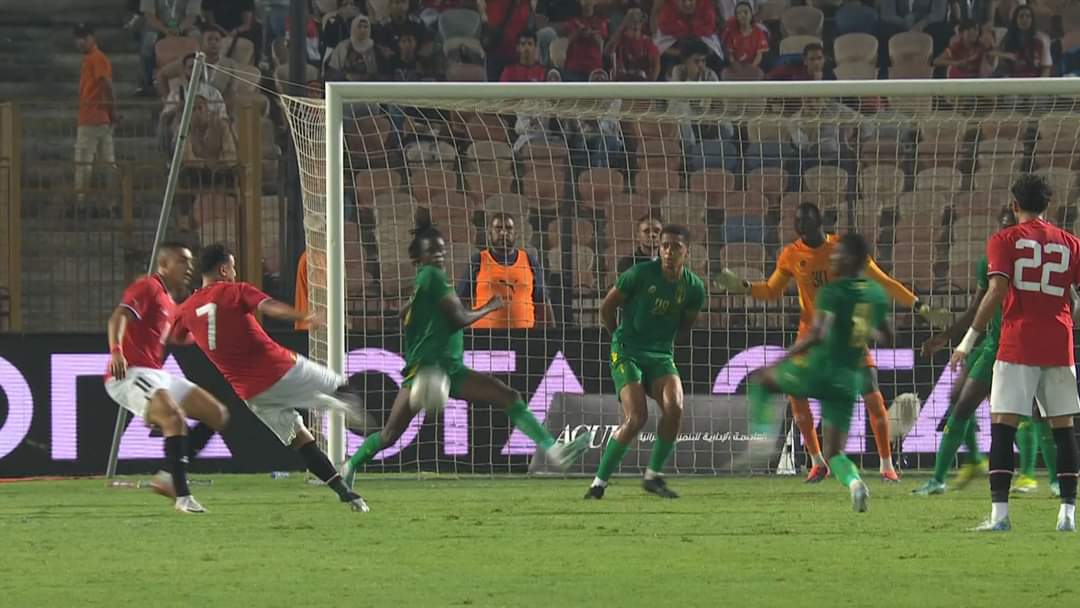 تريزيجيه يسجل الهدف الأول للمنتخب