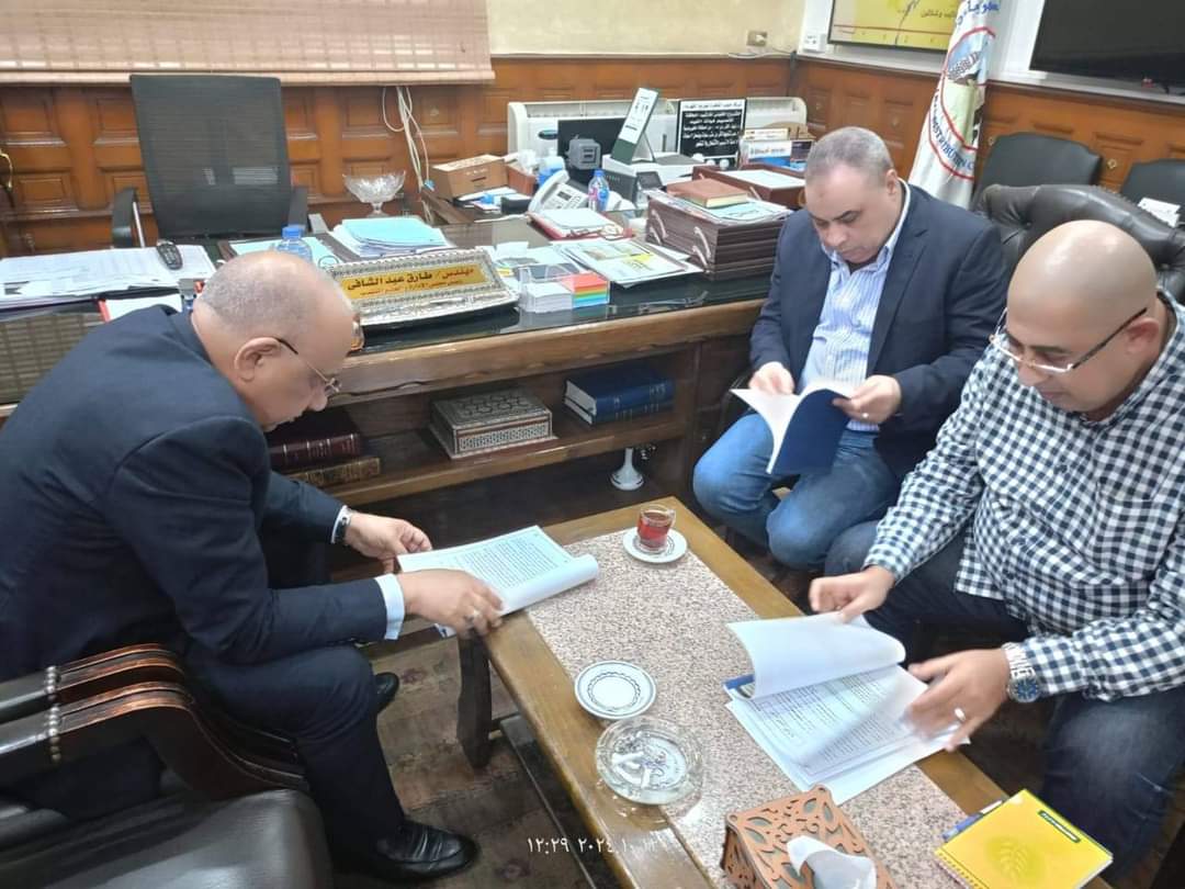 عصمت يتفقد شركة توزيع جنوب القاهرة : التصدى للسرقات.. للحفاظ على حقوق الكهرباء 