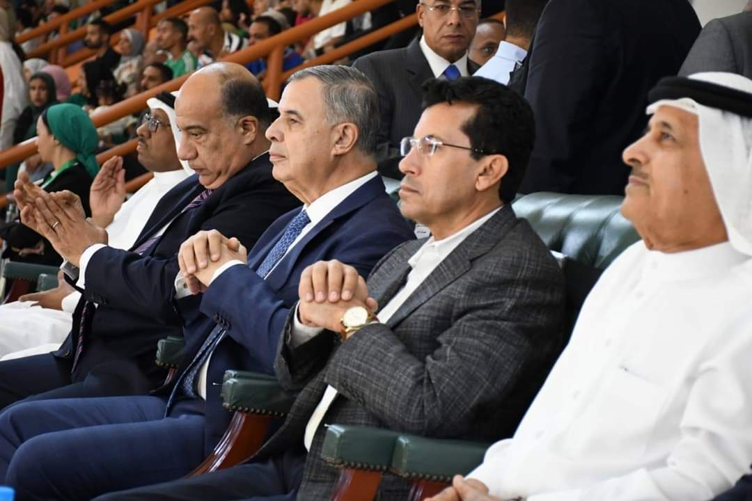 وزير الرياضة ومحافظ الإسكندرية يشهدان نهائي البطولة العربية للسلة
