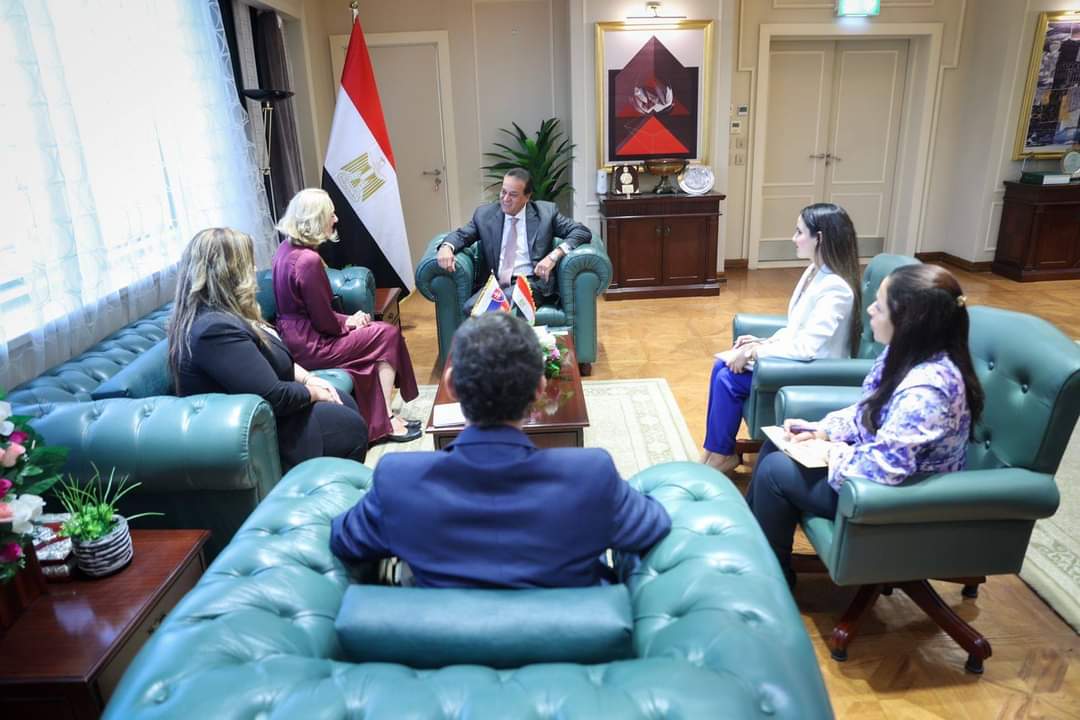 وزير الصحة يبحث مع سفيرة سلوفاكيا التعاون في التوسع لإنشاء مراكز للاستشفاء وإعادة التأهيل وزراعة الأعضاء